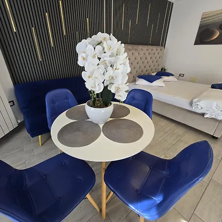 Appartement Luxury Sea View - Pool & Prima Linie Năvodari