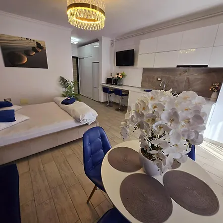 Appartement Luxury Sea View - Pool & Prima Linie Năvodari